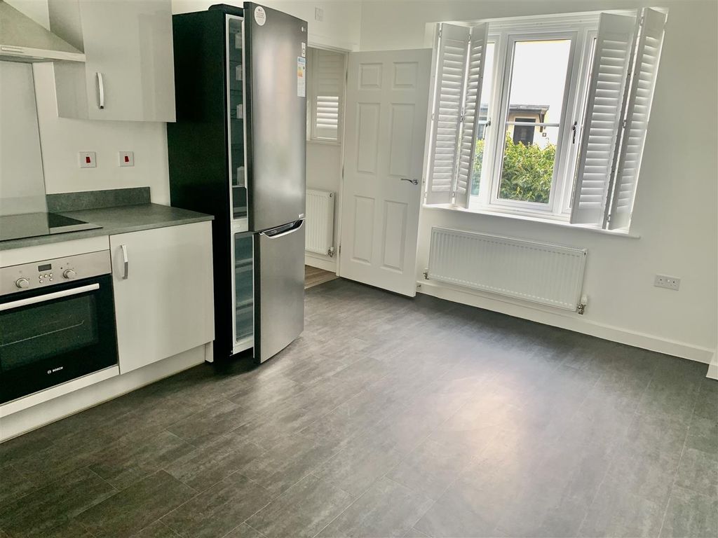 Property photo 3 of 19 6D3.Jpeg