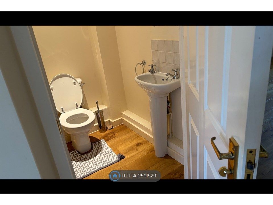 Property photo 2 of 22 Ground Floor Bathroom