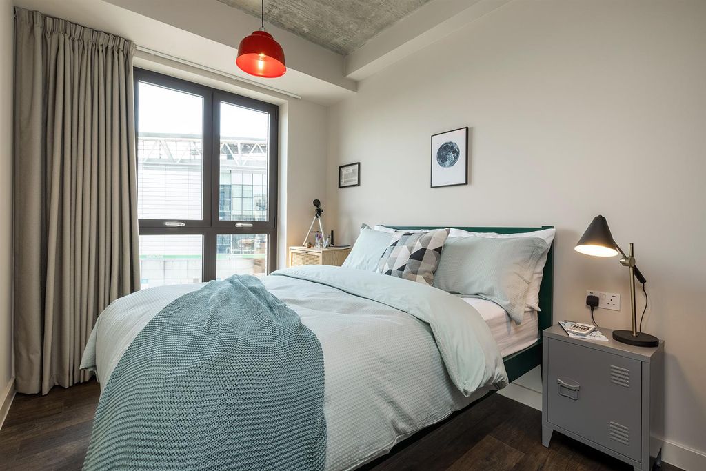 Property photo 2 of 18 3. The Robinson- Bedroom.Jpg
