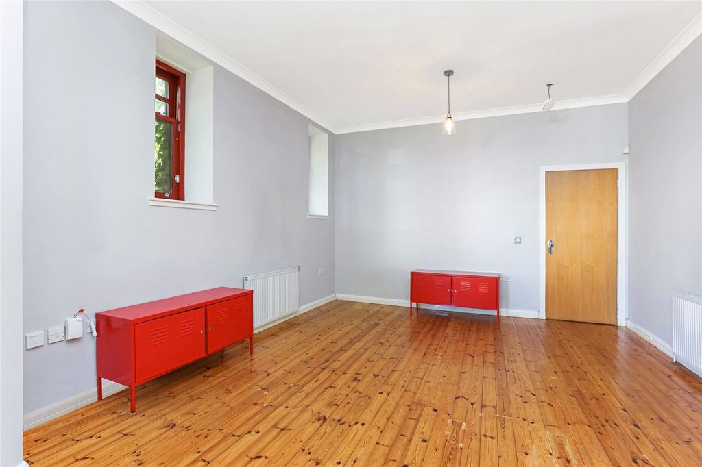 Property photo 3 of 21 Picture No. 07