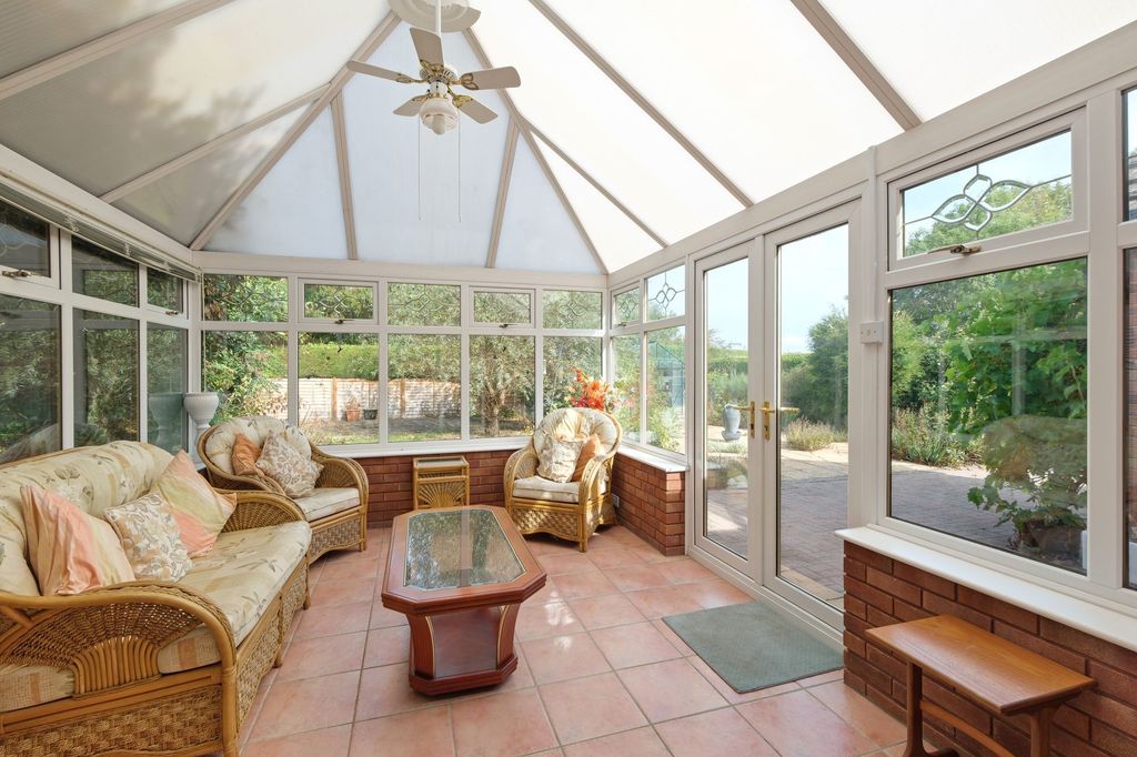 Property photo 3 of 18