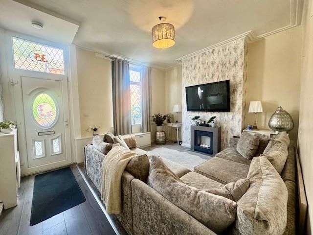 Property photo 3 of 11 2.Jpg