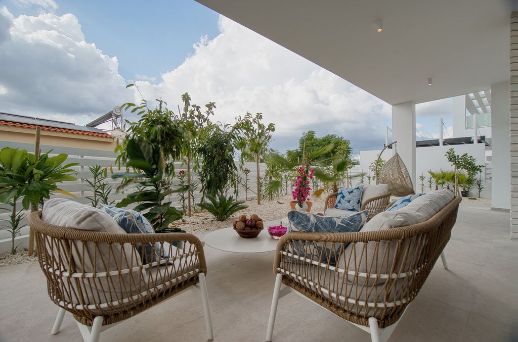 Property photo 2 of 30