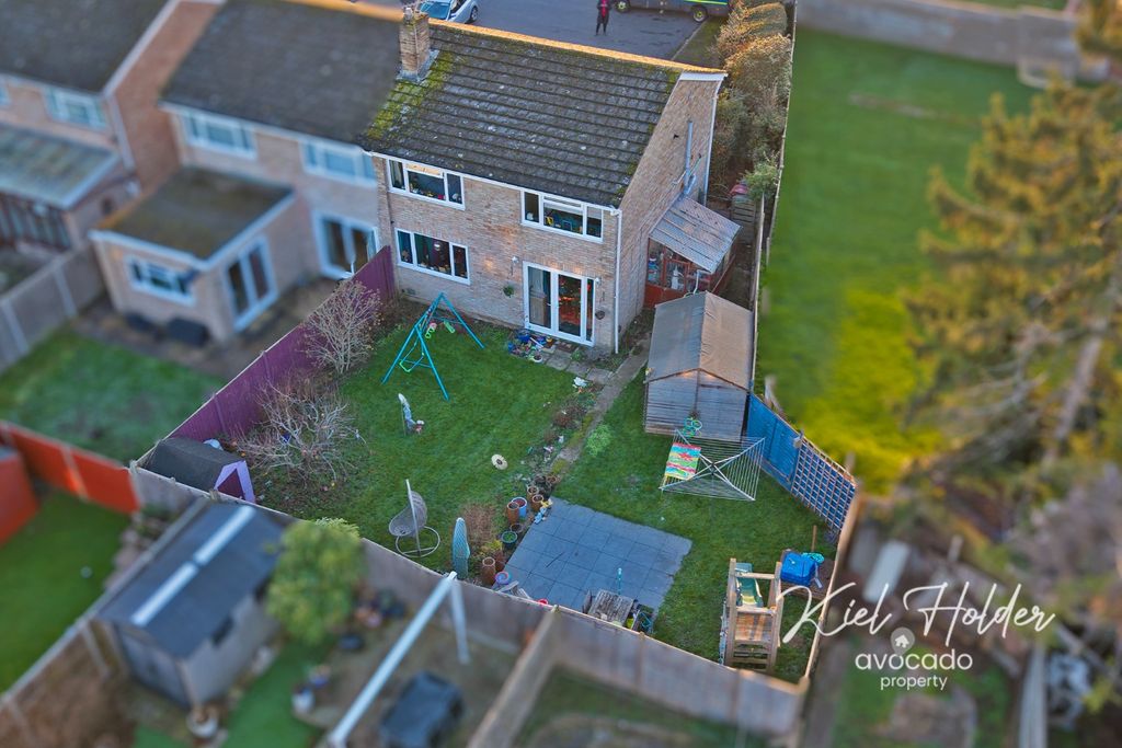 Property photo 2 of 28 4523774