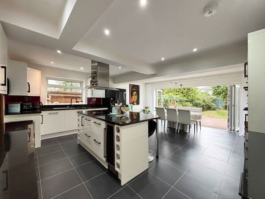 Property photo 1 of 48