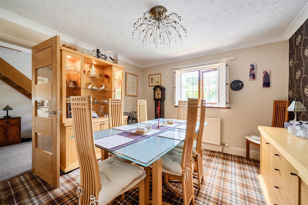 Property photo 3 of 18 Dining Room