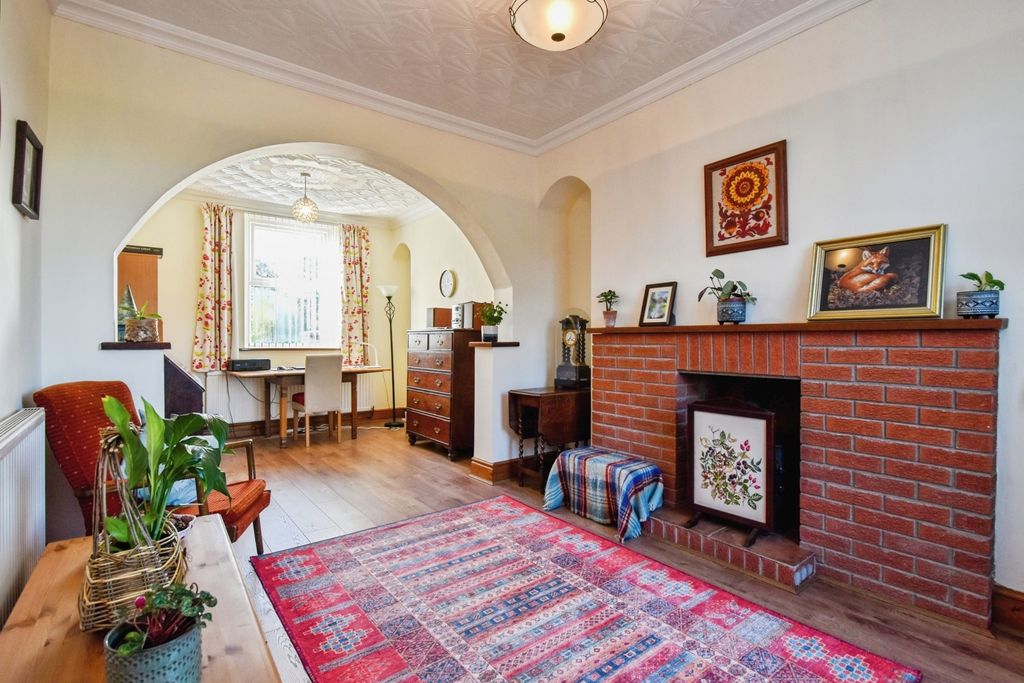 Property photo 3 of 22 Pbox-Img.Jpg