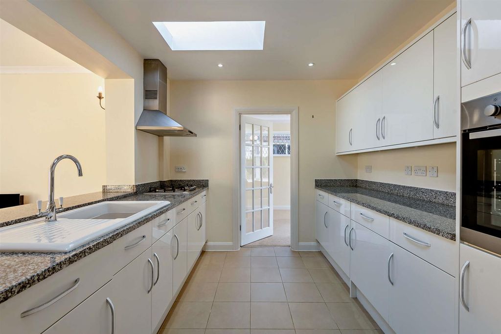 Property photo 2 of 17 Kitchen