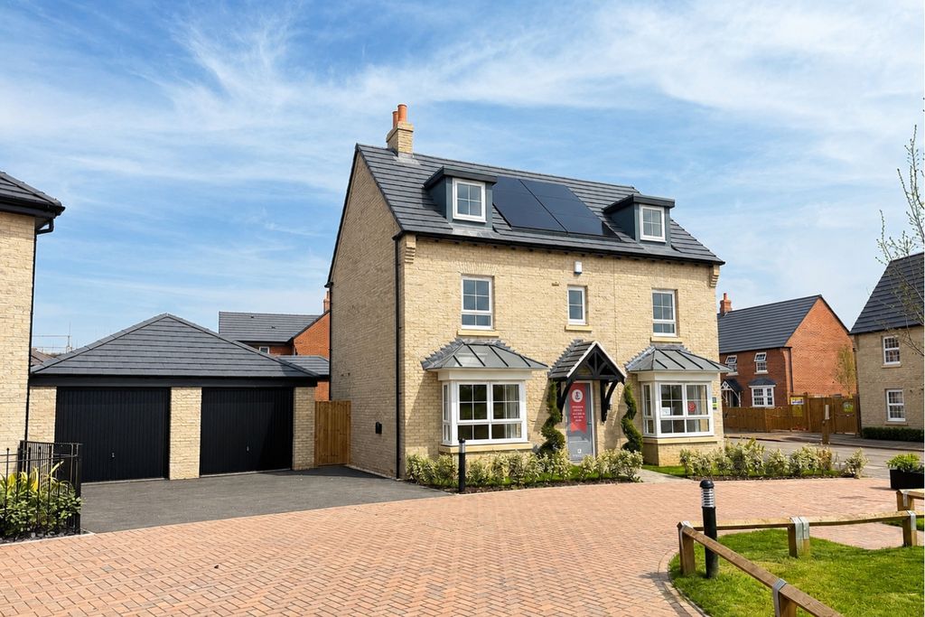 Property photo 1 of 10 Ashbourne Airfield Marlowe P141