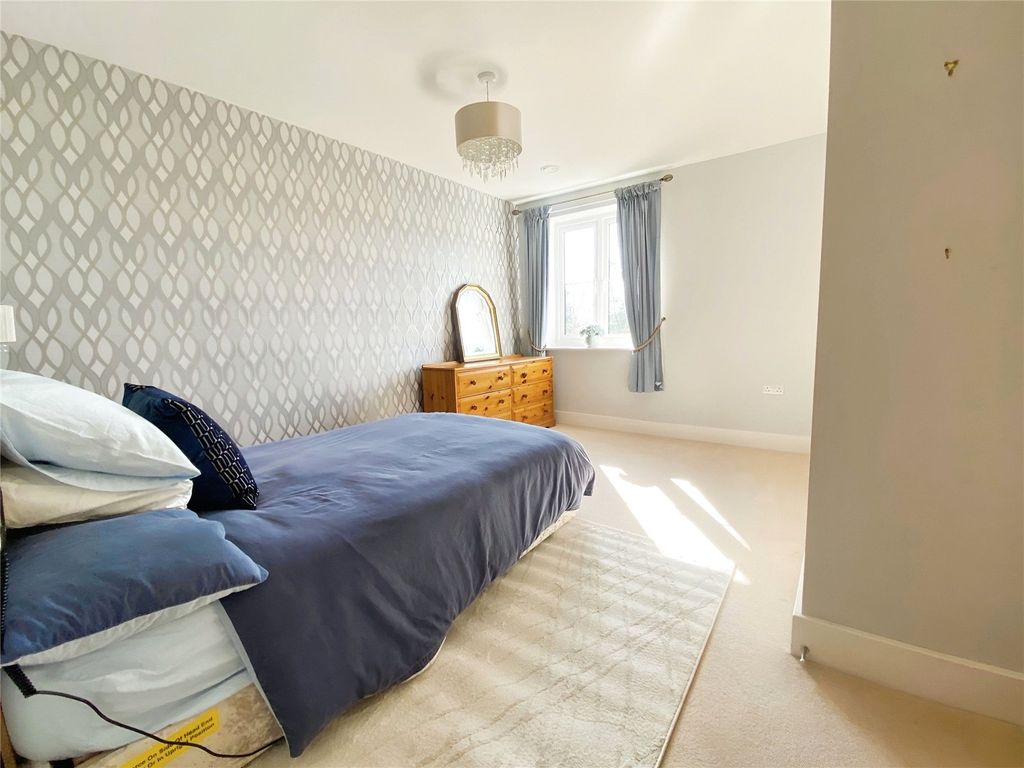 Property photo 3 of 8 Picture No. 24