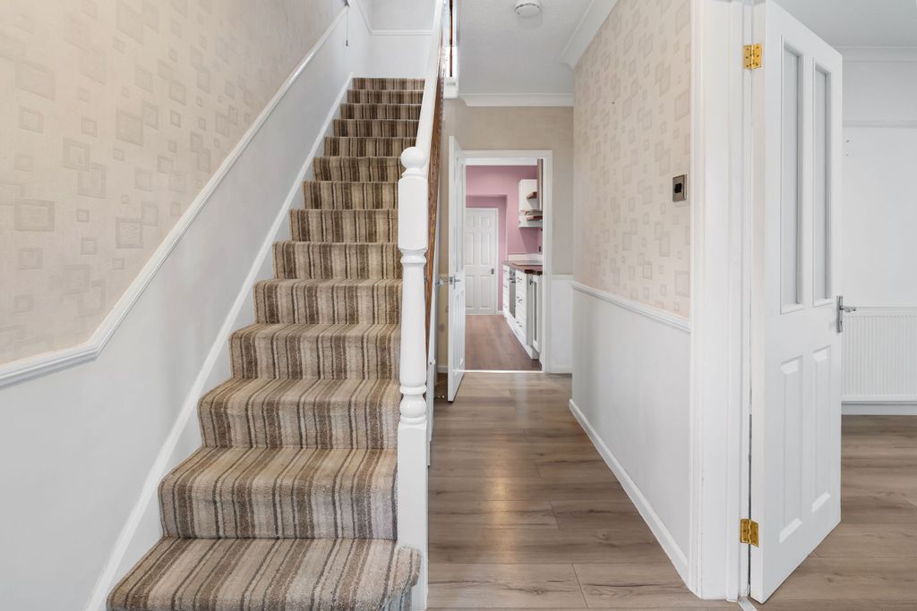 Property photo 3 of 34