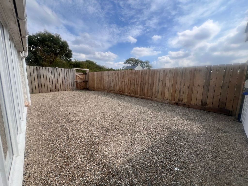 Property photo 3 of 25