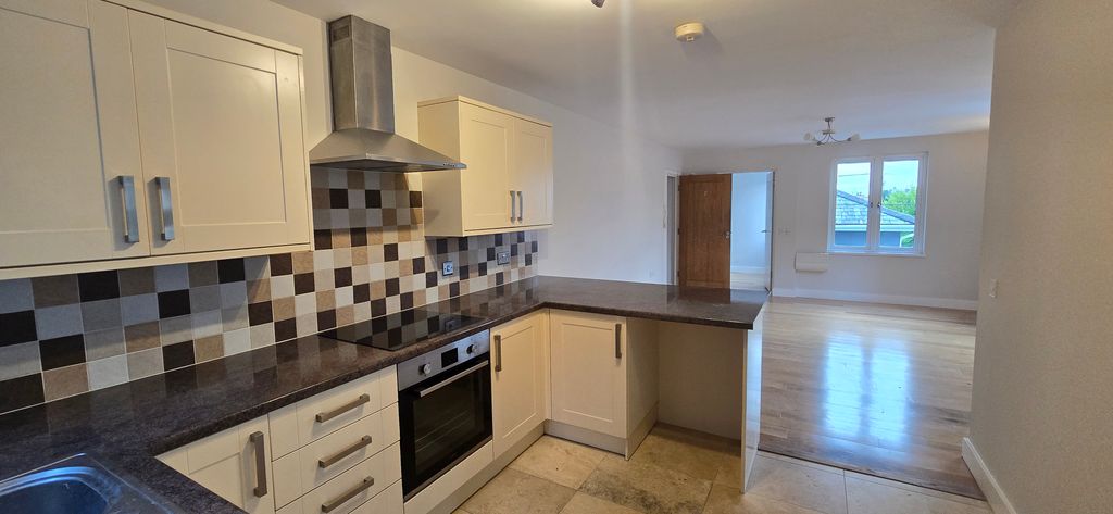 Property photo 2 of 8 Kitchen