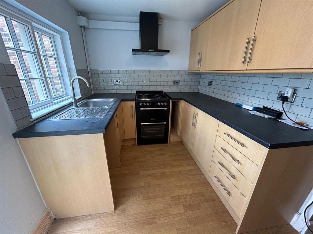 Property photo 2 of 12 d5E84772-6A16-4120-A522-43F98133De99.Jpg