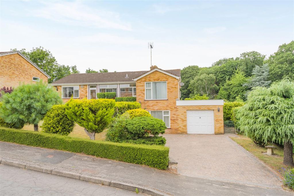 Property photo 1 of 27