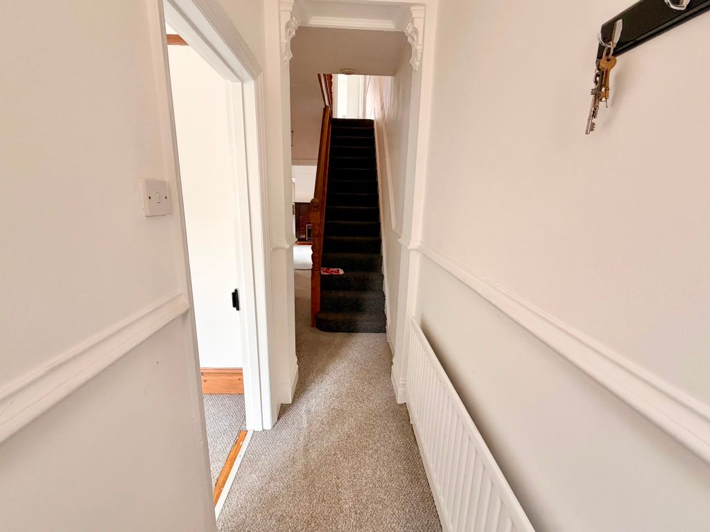 Property photo 2 of 19 Image