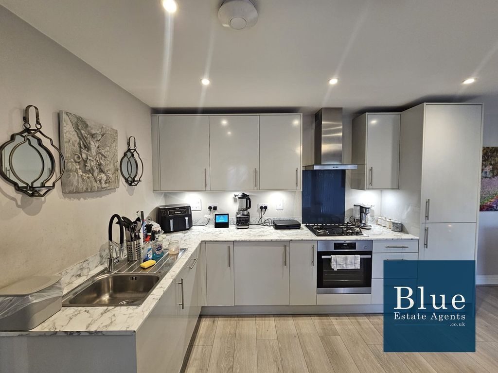 Property photo 3 of 16 Open Plan Kitchen