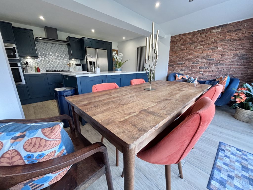 Property photo 3 of 41