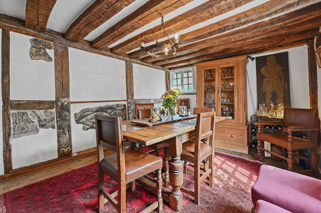 Property photo 1 of 40