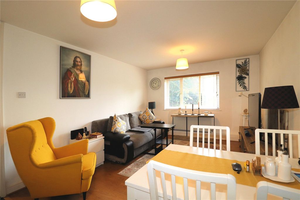 Property photo 3 of 10 Picture No. 04