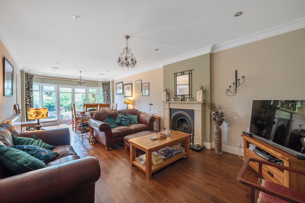 Property photo 2 of 17