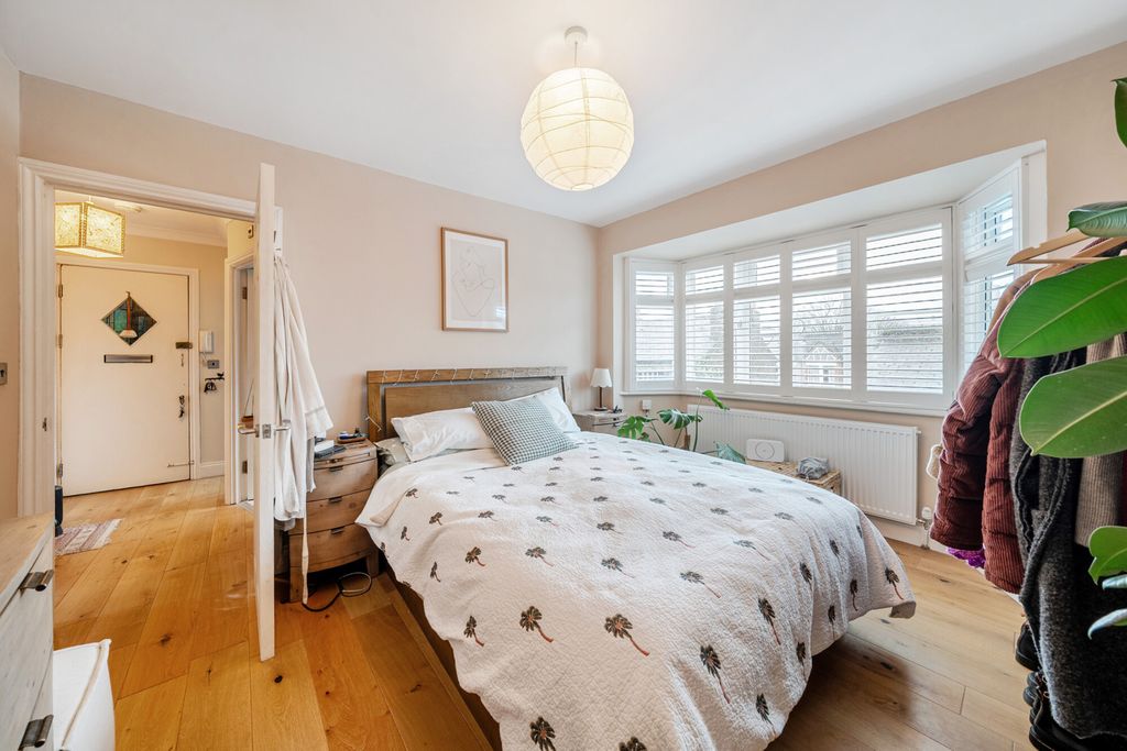 Property photo 3 of 18 Bedroom