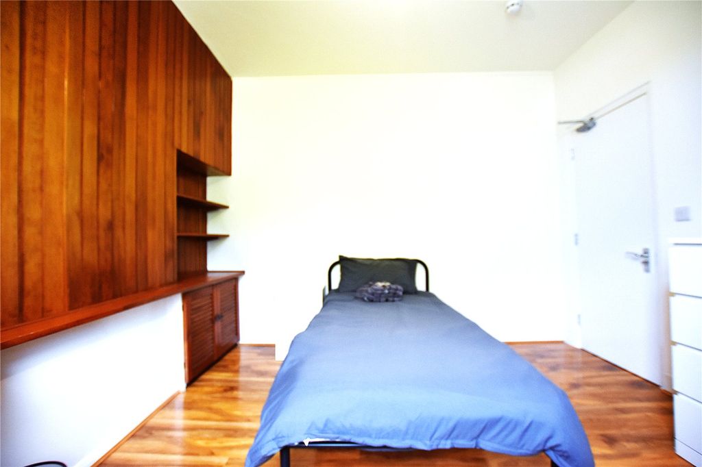 Property photo 1 of 18 Picture No. 05