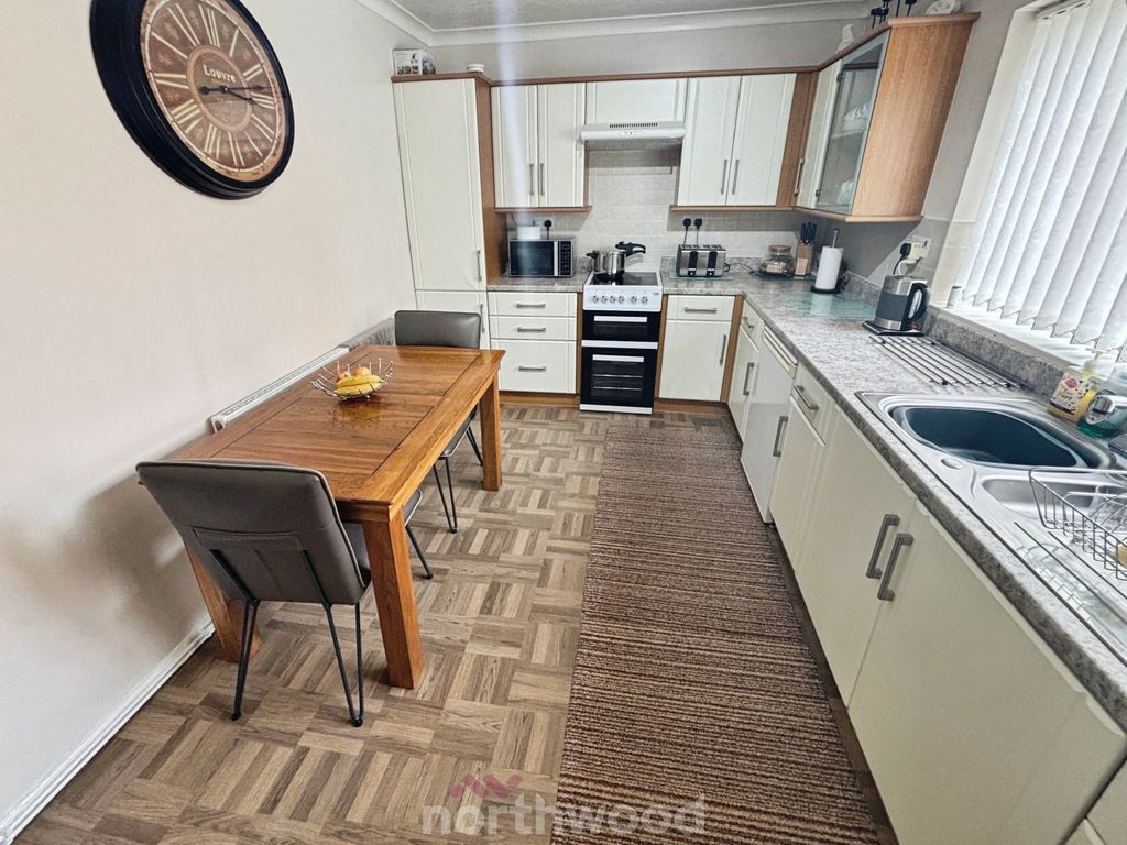 Property photo 2 of 24