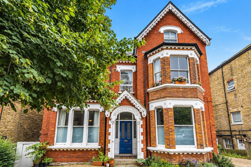 Property photo 1 of 8