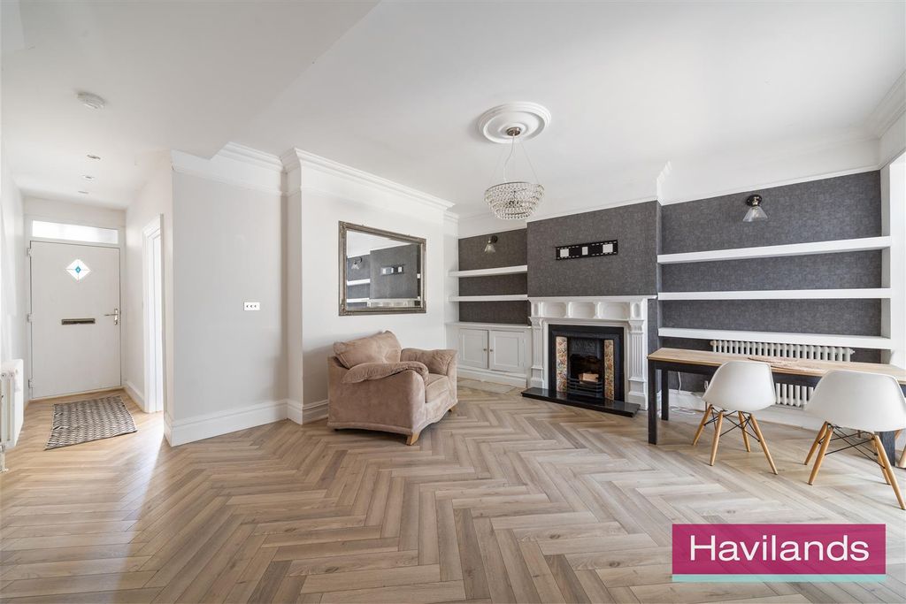 Property photo 2 of 12 Eversley Park Road-6.Jpg