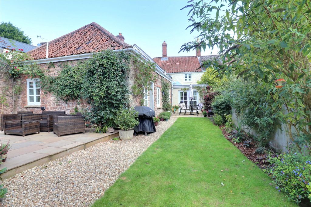 Property photo 2 of 10