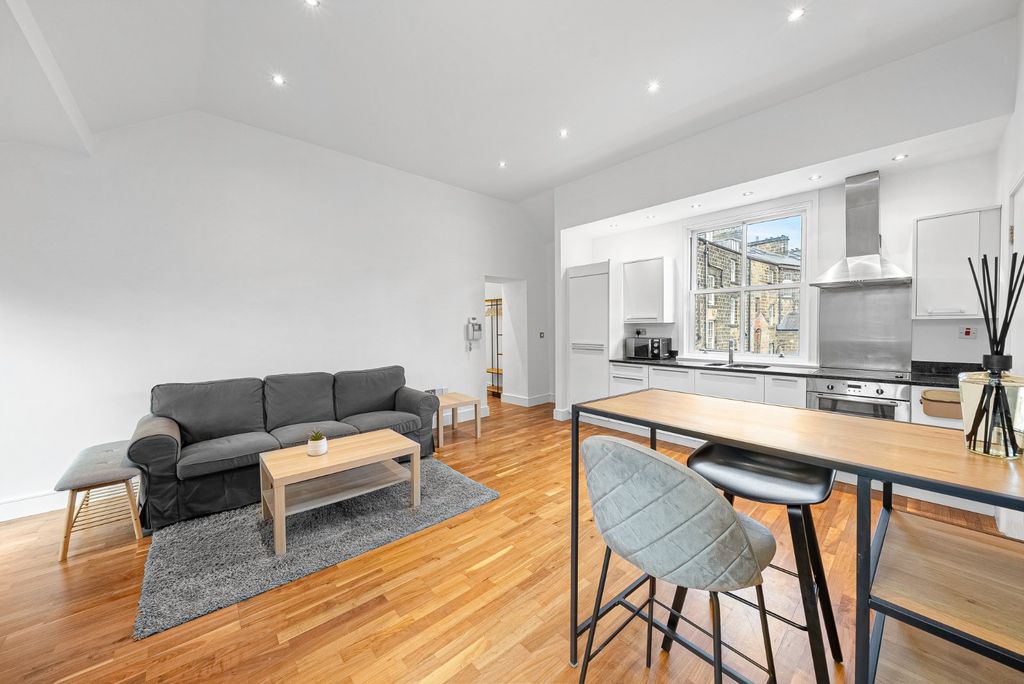 Property photo 2 of 15 Picture No. 09