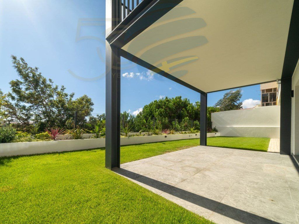 Property photo 1 of 24 Apartment With Private Garden In Fully Rehabilitated Building