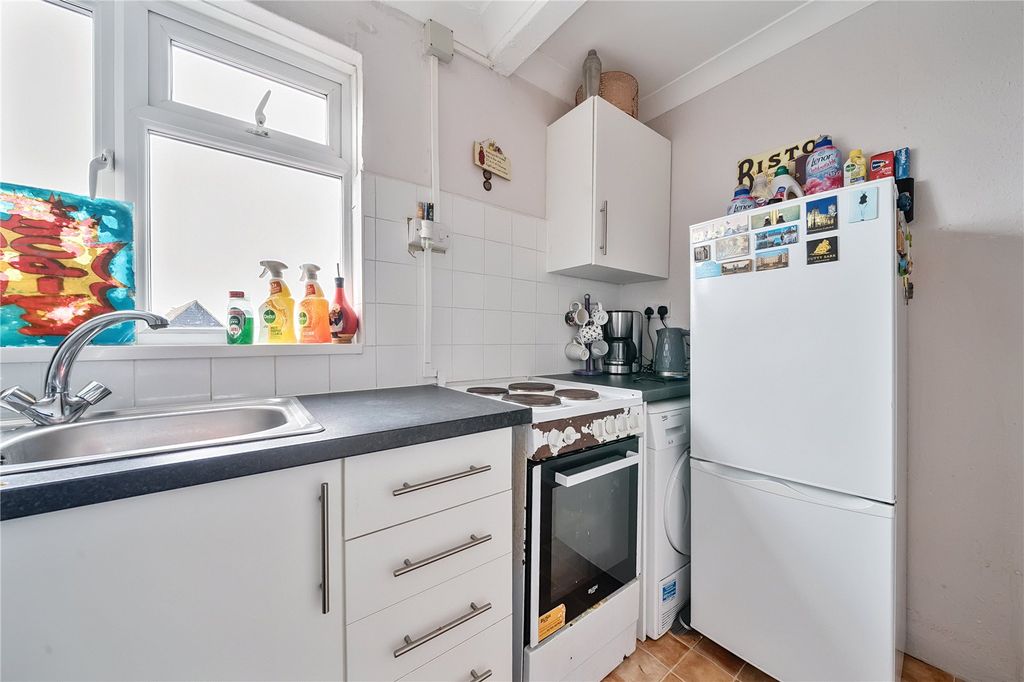 Property photo 2 of 5 Kitchen