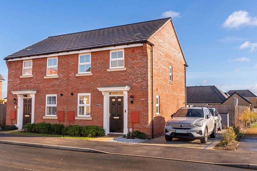 Property photo 1 of 14 Front