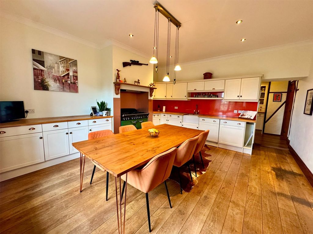 Property photo 2 of 27 Picture No. 45