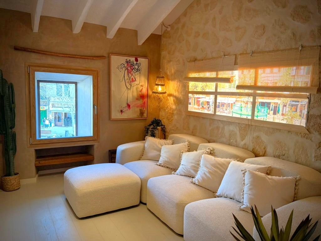 Property photo 2 of 21 liv1.Jpeg