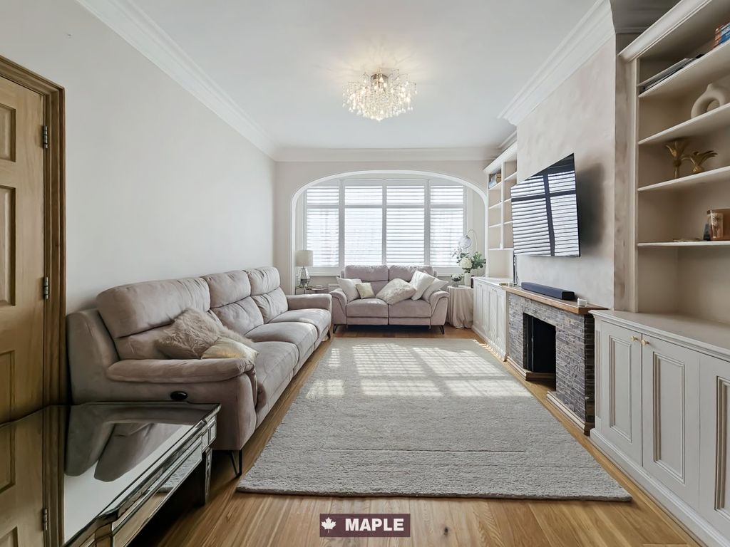 Property photo 2 of 20