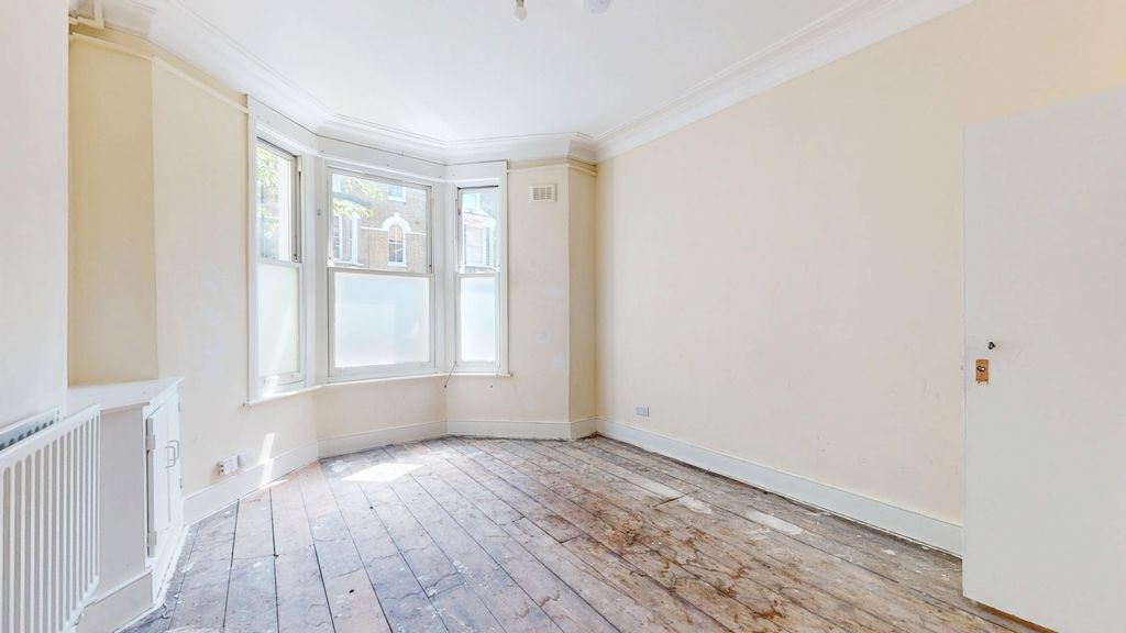 Property photo 3 of 14 Flat A, 13 Chantrey Road, Brixton, London, Sw9 9Td