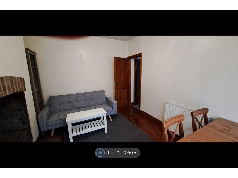 Property photo 2 of 13 Living/Dining