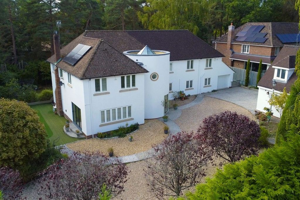 Property photo 1 of 37