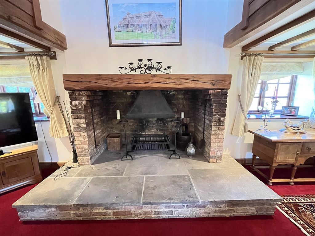 Property photo 3 of 28