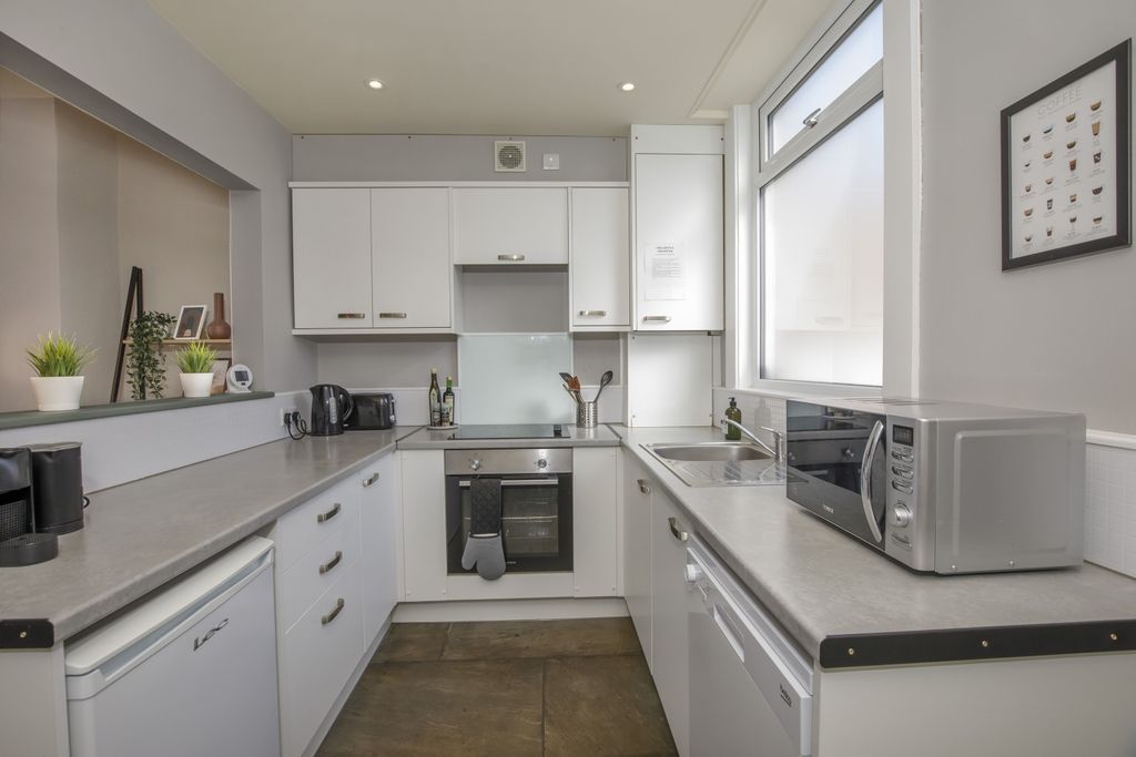 Property photo 2 of 18 Gb1_0938