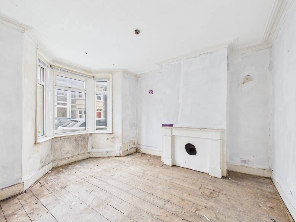 Property photo 2 of 15 Giraffe360-Still002