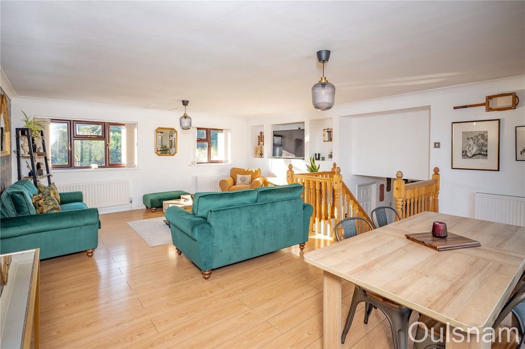 Property photo 2 of 31 Picture No. 05