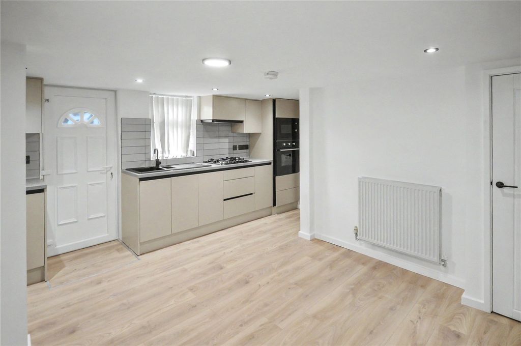 Property photo 2 of 11 Picture No. 07
