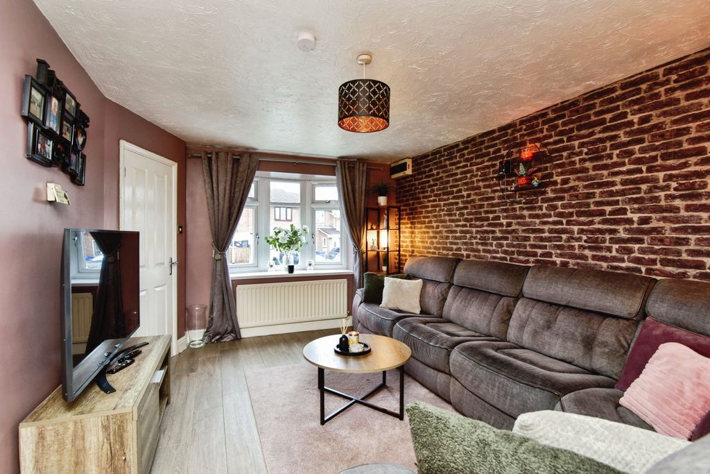 Property photo 2 of 15