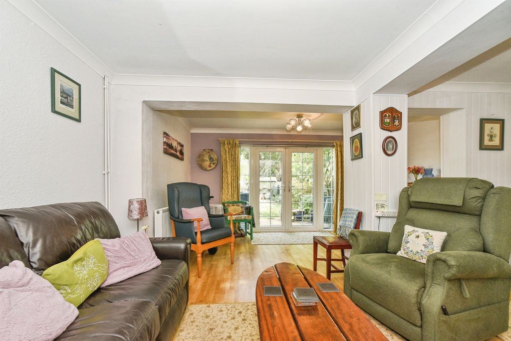Property photo 3 of 16