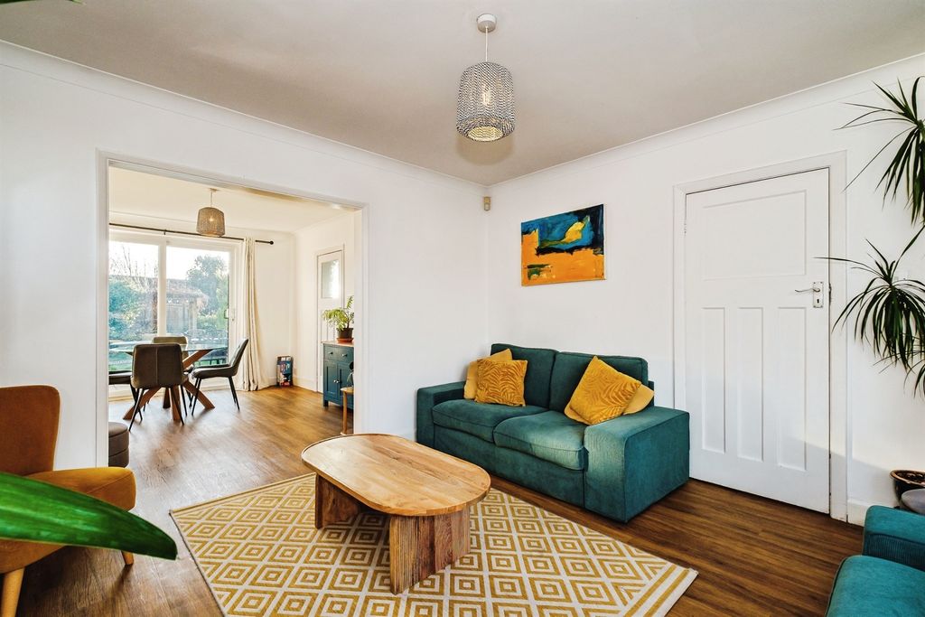 Property photo 3 of 19