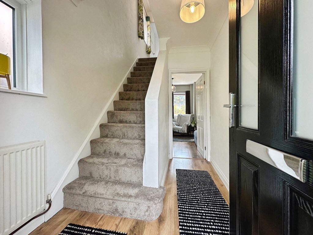 Property photo 2 of 33